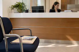 דלפק שירות ציבורי ותיק מסמכי נכס ללא סימני זיהוי