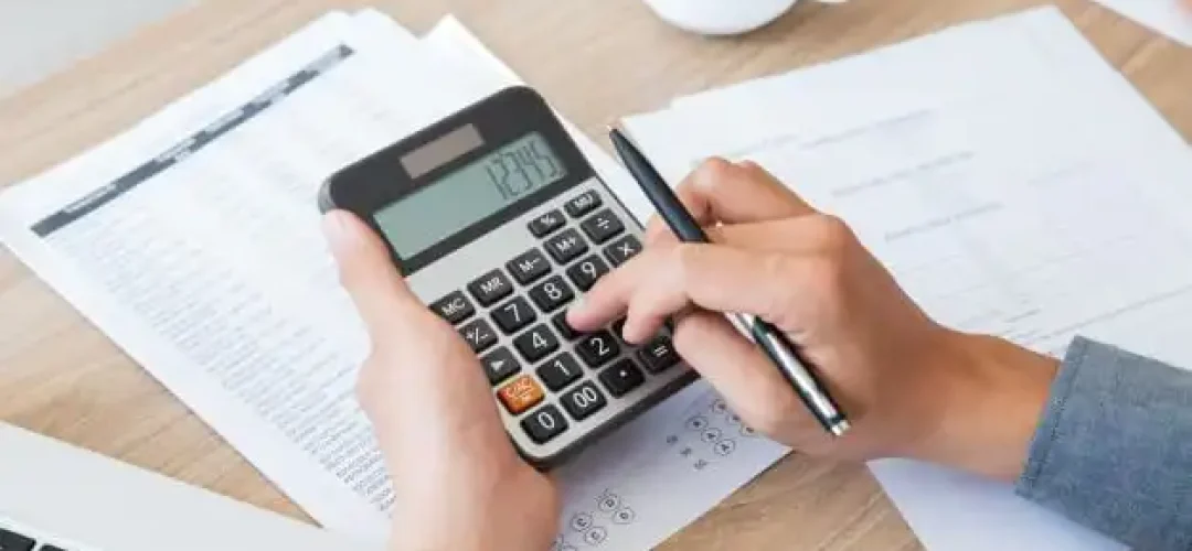 finance-accounting-paper-desk-using_1262-2292